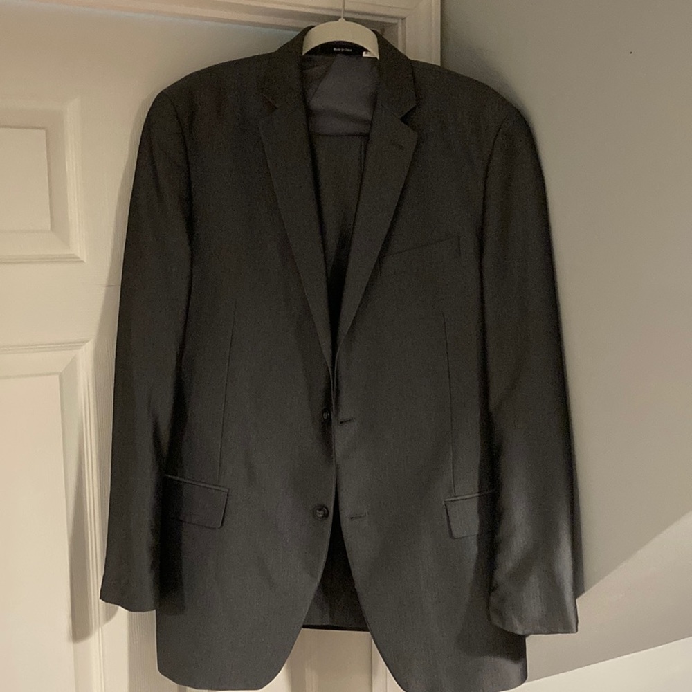 Gray Apt 9 suit with 42 L jacket and 32/34 pants.